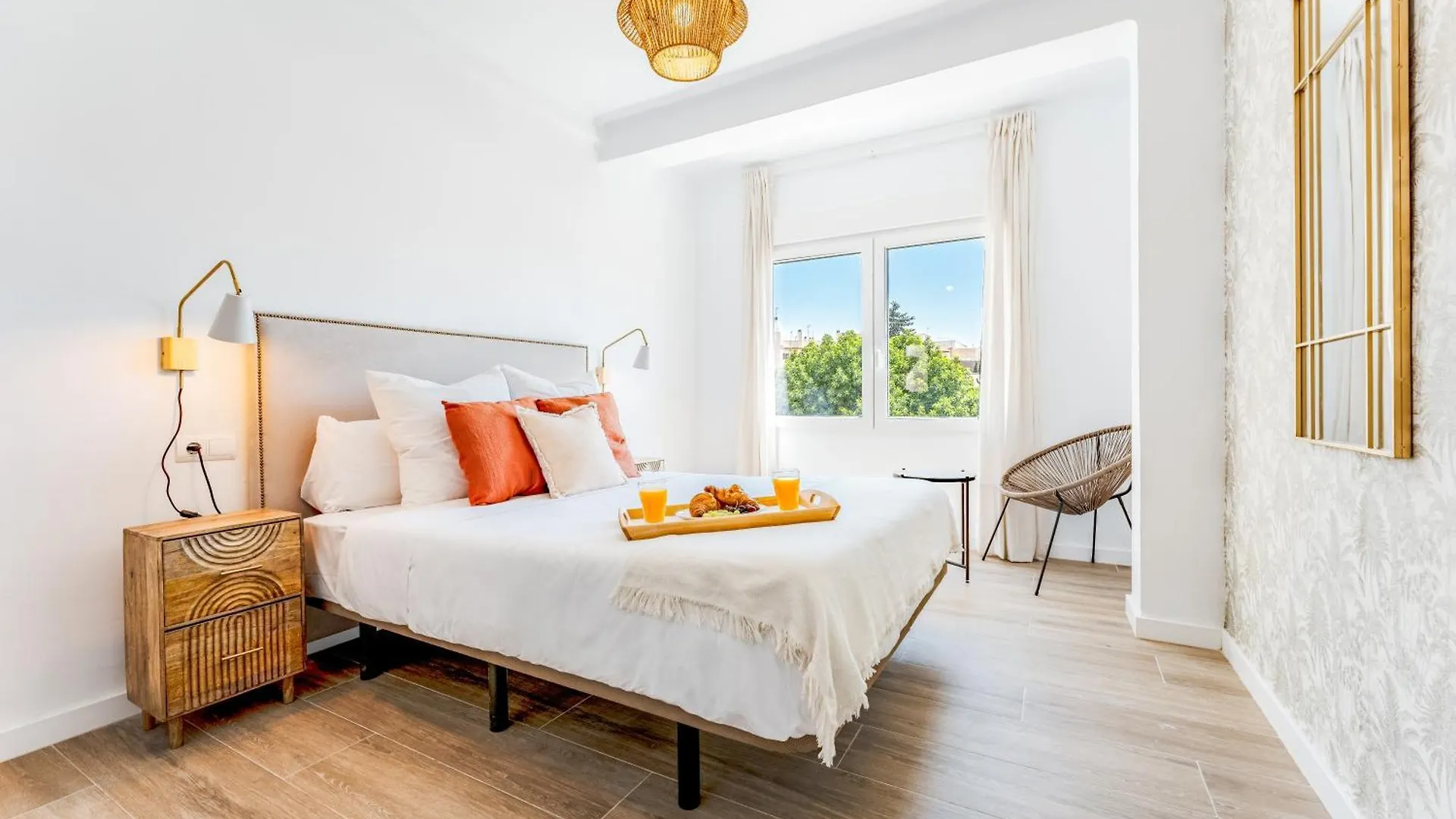 Zamarrilla City Center Apartment contacts